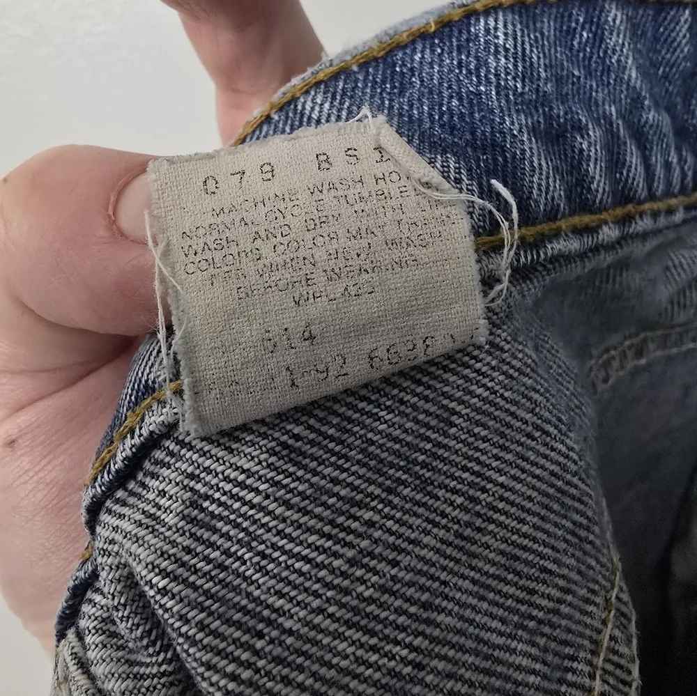 Levis unisex spots